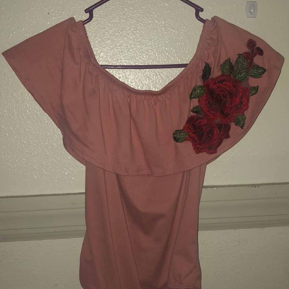 Off shoulder body suit w/ rose embroidery